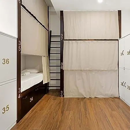 Cúpula Hostal